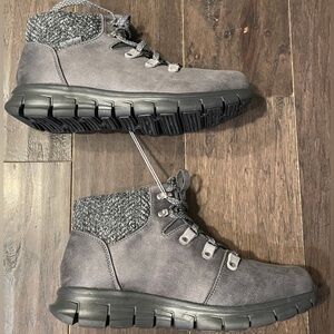 Skechers Synergy Cold Daze Winter Boots Womens US 8.5 Gray Faux Fur Lined 167200